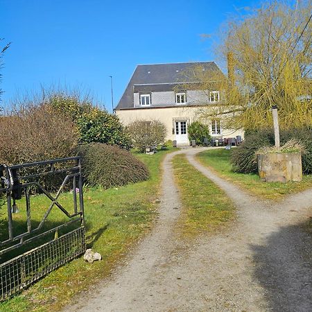 Au Petit Paradis Sainte-Gauburge-Sainte-Colombe Exterior photo
