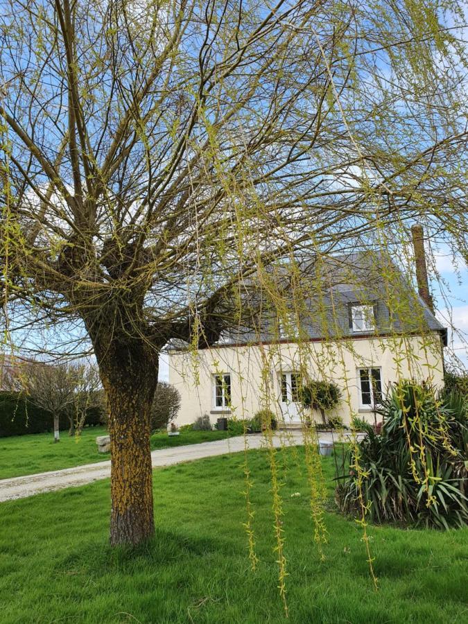Au Petit Paradis Sainte-Gauburge-Sainte-Colombe Exterior photo
