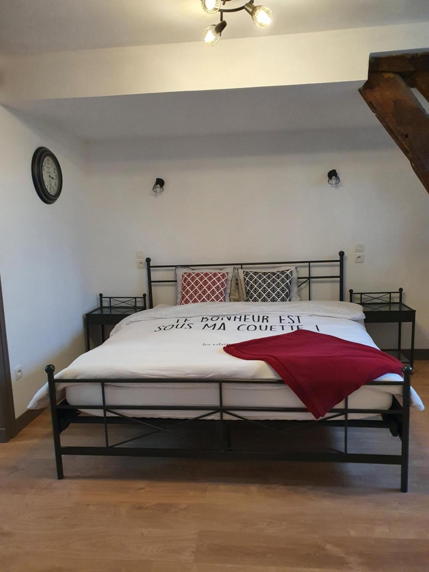 Au Petit Paradis Sainte-Gauburge-Sainte-Colombe Room photo